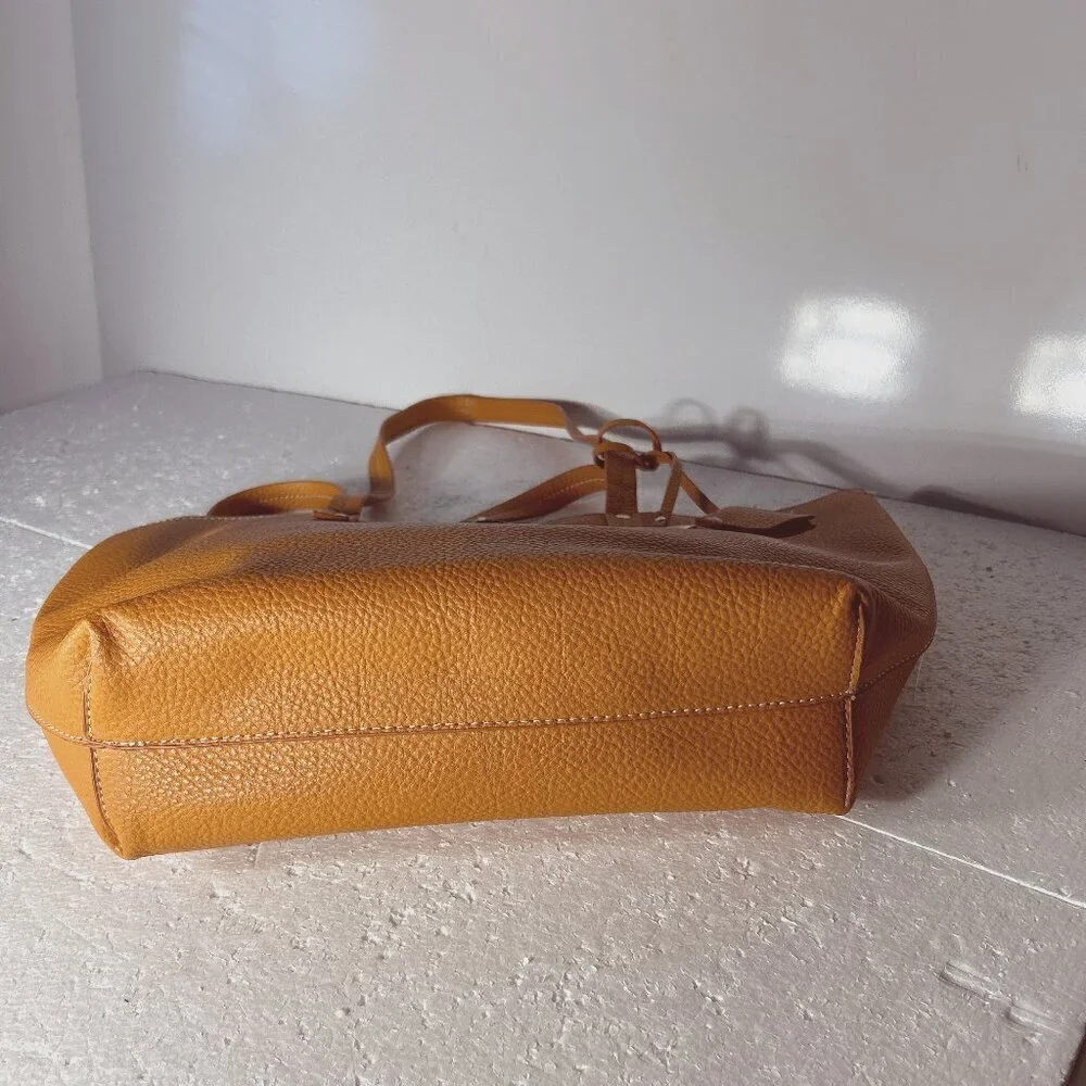 BCBG Paris Butterscotch Tote Style Handbag Minimalist Preppy Classic Travel